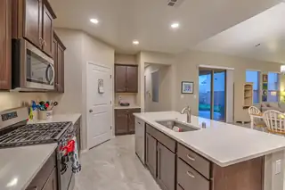 6024 NAUMAN Drive SE 