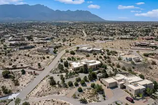 5 BASKETWEAVER Court 