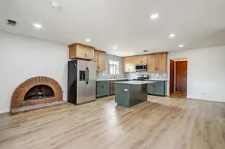 6221 TRUCHAS Drive NE 