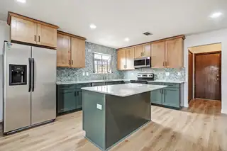 6221 TRUCHAS Drive NE 