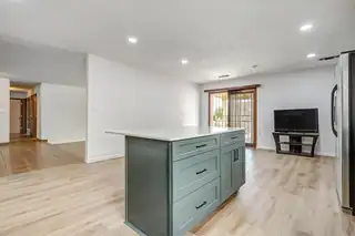 6221 TRUCHAS Drive NE 