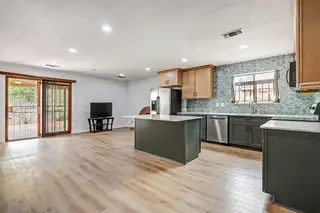 6221 TRUCHAS Drive NE 