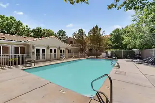 6800 VISTA DEL NORTE Road NE 324 Pool