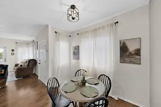 6800 VISTA DEL NORTE Road NE 324 Dining Room