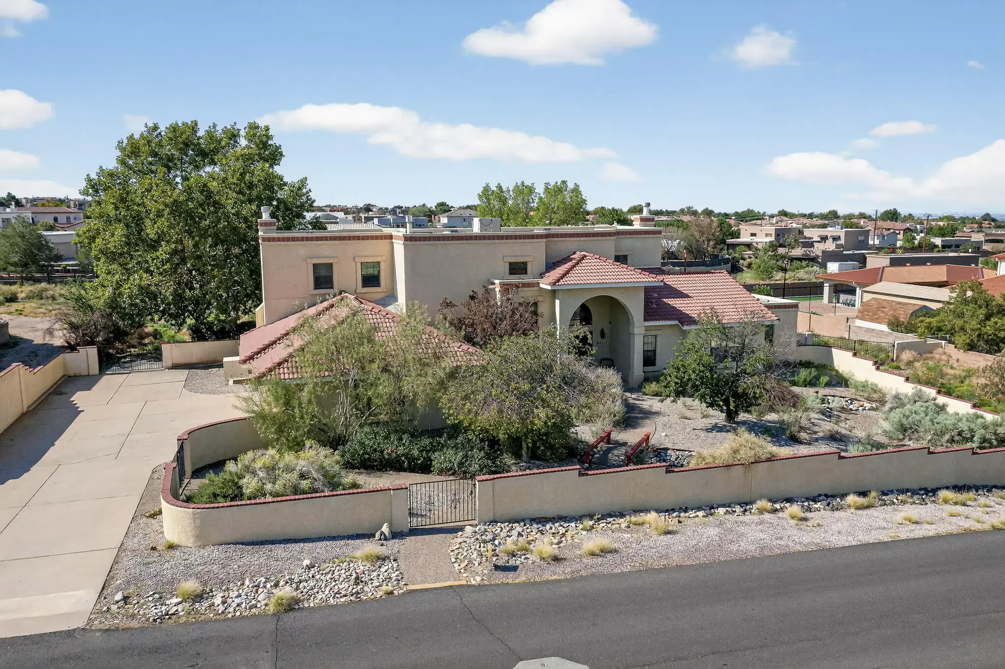 8400 SAN DIEGO Avenue NE