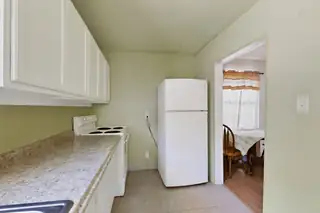 721 Foothill Drive SW A Kitchen