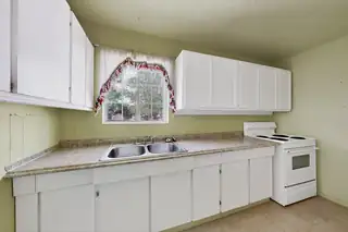 721 Foothill Drive SW A Kitchen