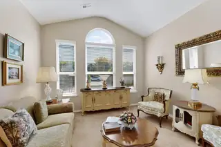 1605 CORTE CASTELLANA Living Room