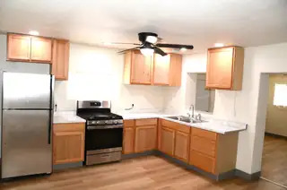 1014 W PICARD Avenue 