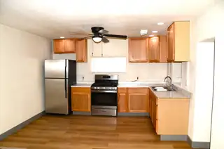 1014 W PICARD Avenue 