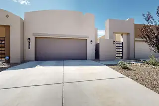 1641 TIERRA VERDE Loop, Los Lunas 