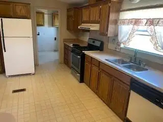 171 CAMINO DE LOS CHAVEZ Kitchen