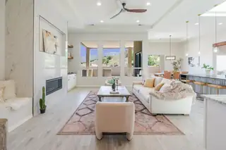 10 Basketweaver Living Room