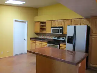 10105 MALAGUENA Lane NE 