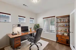 2015 SALVATOR Drive SE Home Office