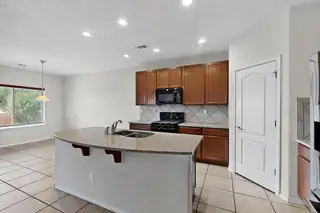 2015 SALVATOR Drive SE Kitchen