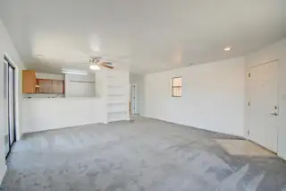 715 KINLEY Avenue NE Living Room