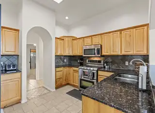 6111 LA PAZ Road NE Kitchen