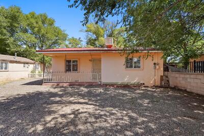 1347 YOUNG Avenue SW, Albuquerque