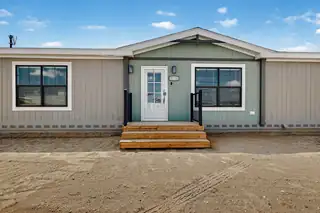 94 14th Avenue NW Exterior Front