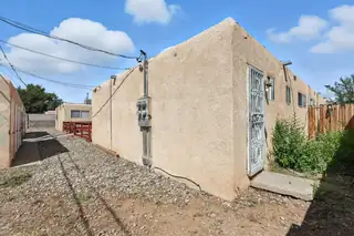 411 WISCONSIN Street NE 