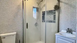 307 CALLE BARRIO NUEVO Bathroom