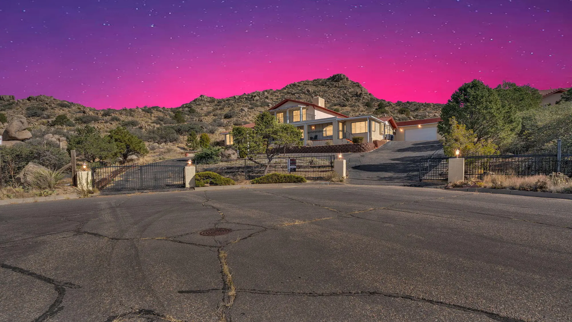 1512 LA TUNA Place SE