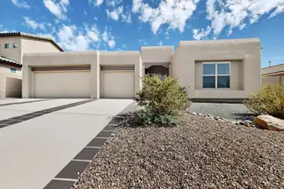 5916 S SANDIA Court NE 