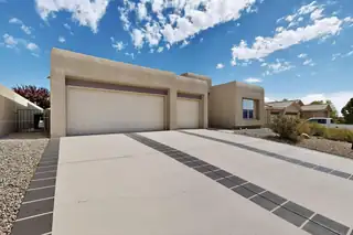 5916 S SANDIA Court NE 