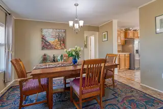 100 Bluegrass S Road Dining Room
