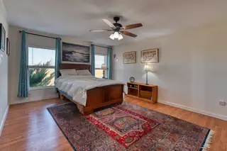 100 Bluegrass S Road Bedroom