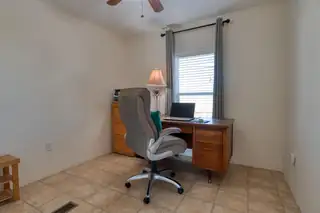 100 Bluegrass S Road Home Office