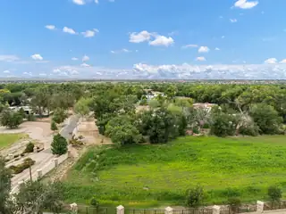 1001 COTTONWOOD Drive NW 