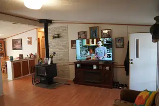 40 County Rd B40A Living Room