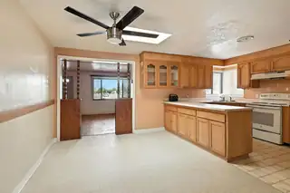 515 S 11TH Street Kitchen