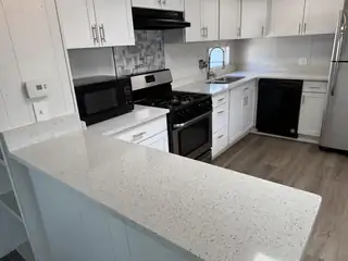 7112 PAN AMERICAN EAST NE 113 Kitchen