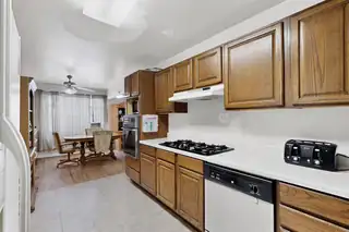 601 PALOMAS Drive SE Kitchen