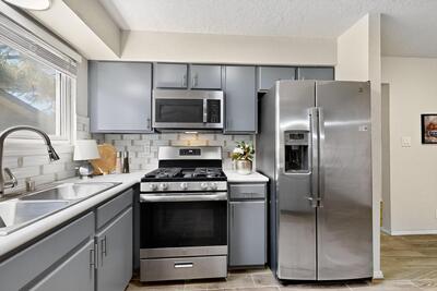 6904 ESTHER Avenue NE, Albuquerque