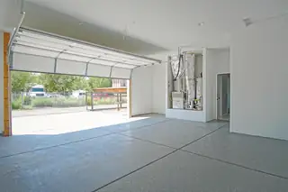 6981 ISLETA Boulevard SW Garage