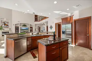 8614 ROYAL GLO Drive NE Kitchen