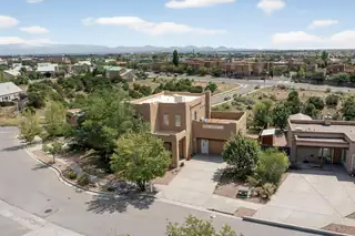 6808 SUNSET Circle, Santa Fe