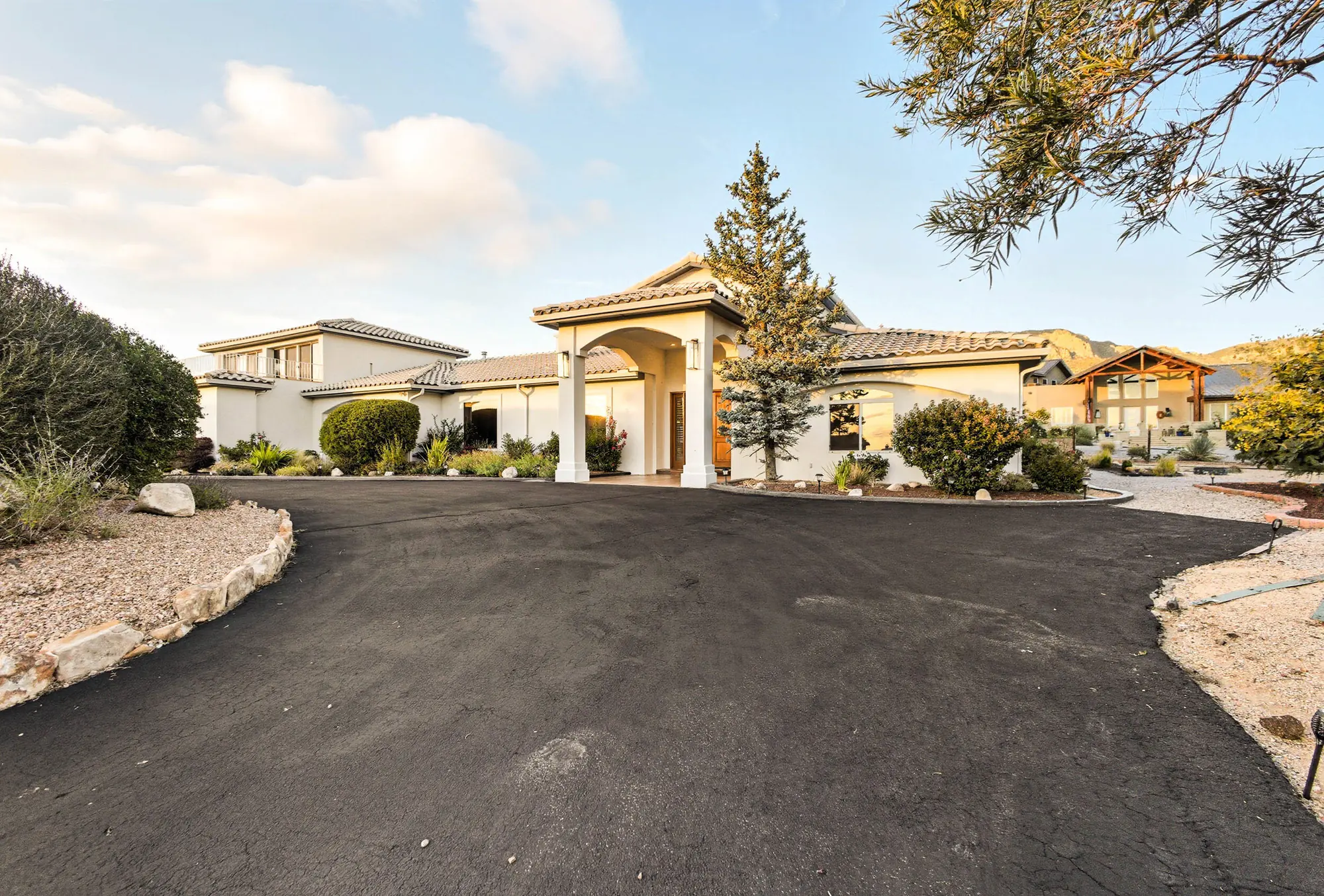 11907 San Rafael Avenue NE