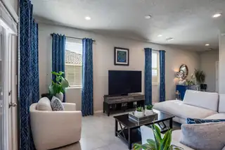 1976 TESORO Loop NW Living Room