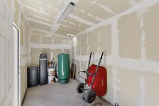 354 W ELLA Drive Garage