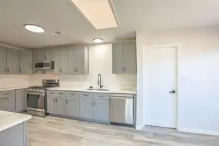 340 4TH Avenue NE Kitchen