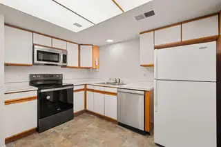 803 COUNTRY CLUB Drive SE 2D Kitchen