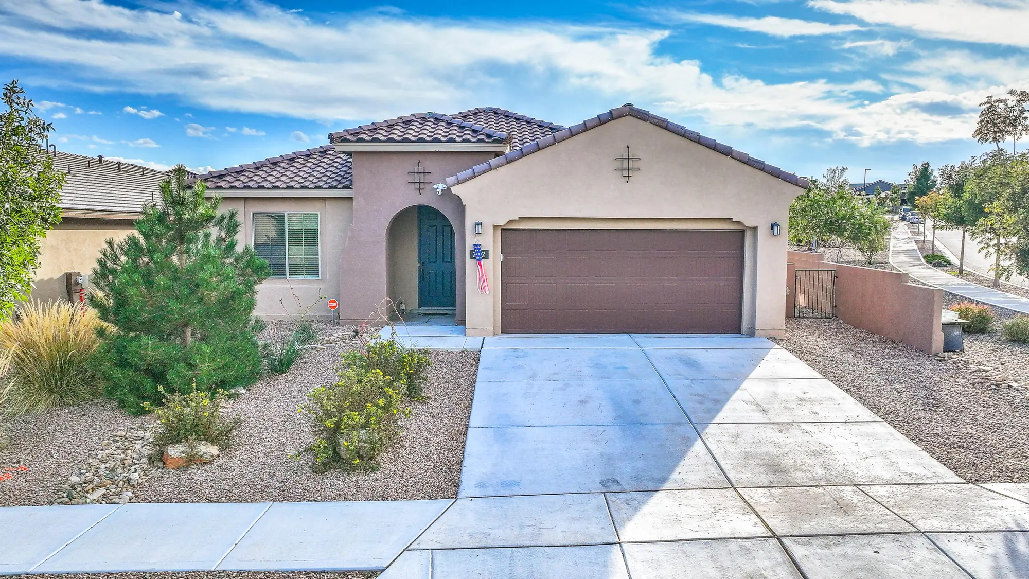 2912 KINGS CANYON Loop NE