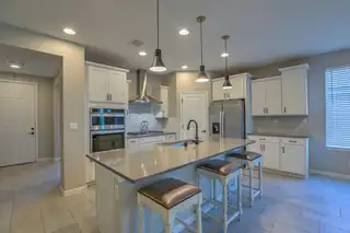 2912 KINGS CANYON Loop NE Kitchen