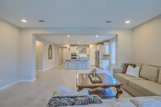 2912 KINGS CANYON Loop NE Living Room