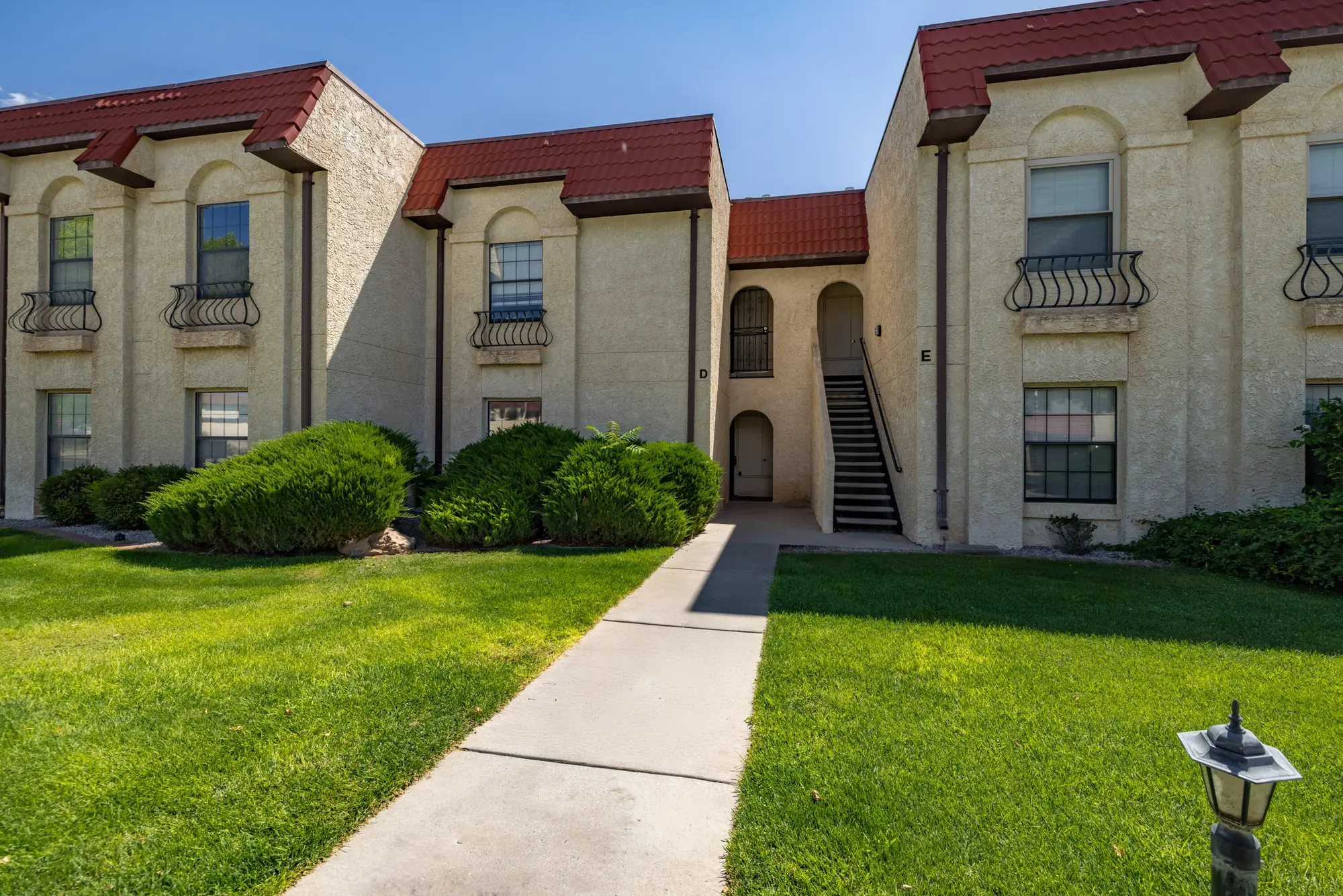 833 COUNTRY CLUB Drive SE D1